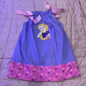 Rapunzel appliqué embroidered dress with tie sleeves